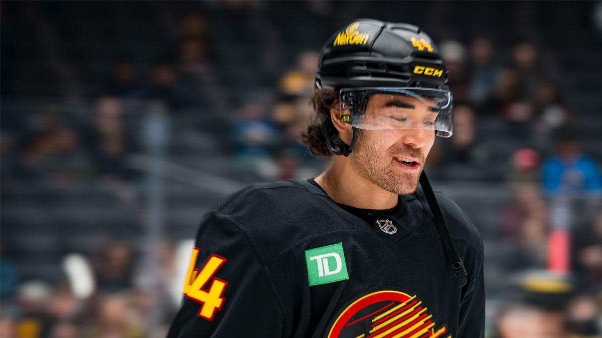 Sharks land forward Kiefer Sherwood for two second-round picks, Cole Clayton in trade with Canucks