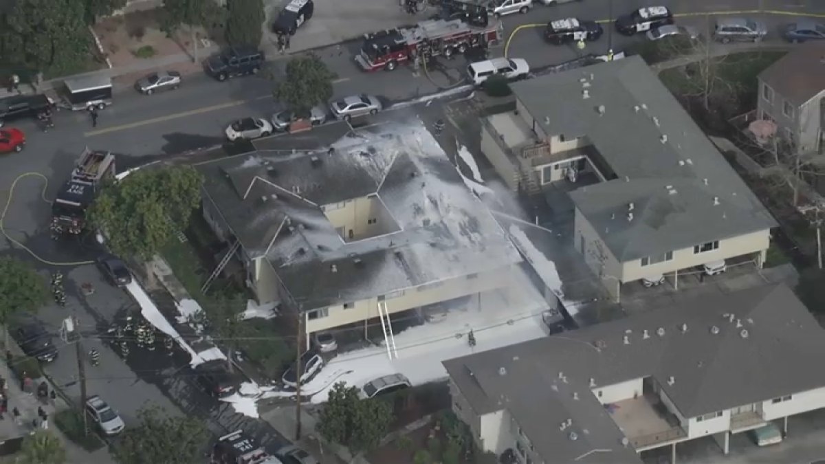 Firefighters battle 2-alarm fire in Sunnyvale