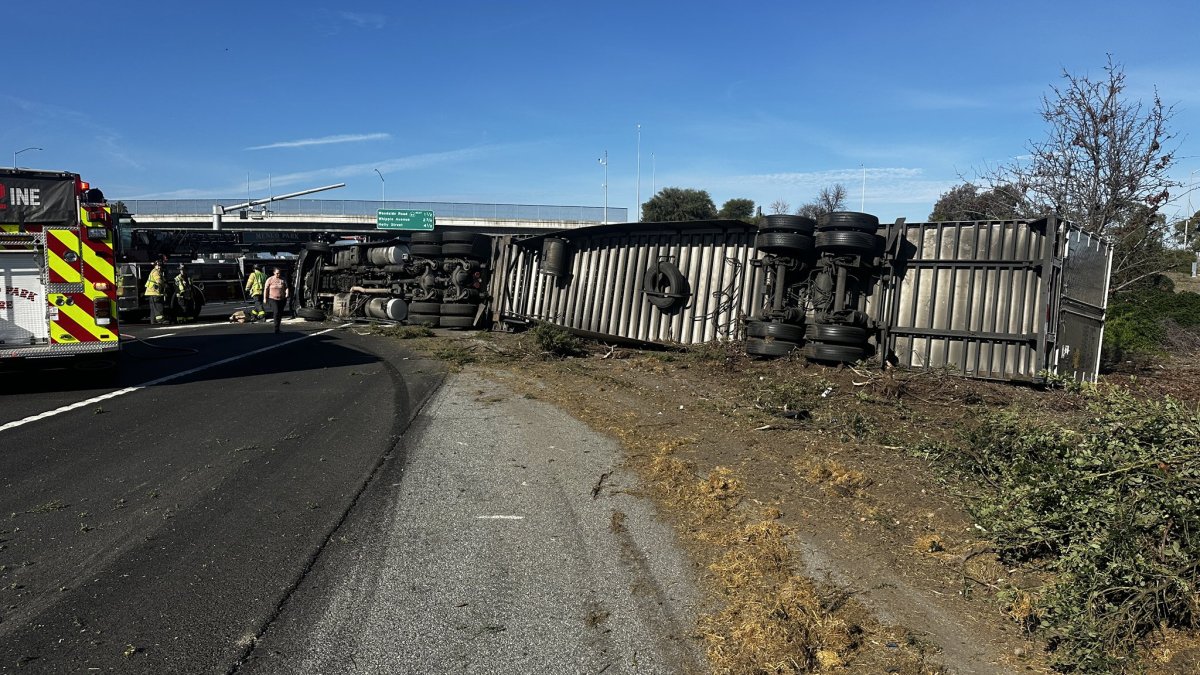 Overturned big rig blocks Hwy. 101 lanes near Redwood City