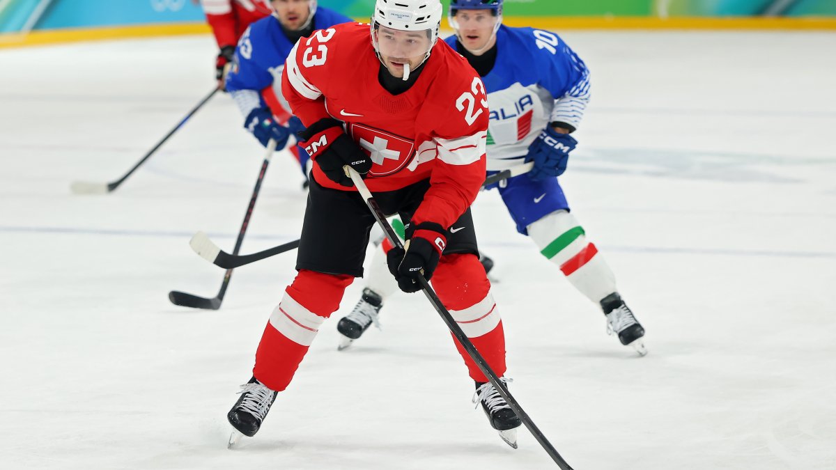 Highlights: Sharks' Philipp Kurashev scores Switzerland's first goal vs. Italy