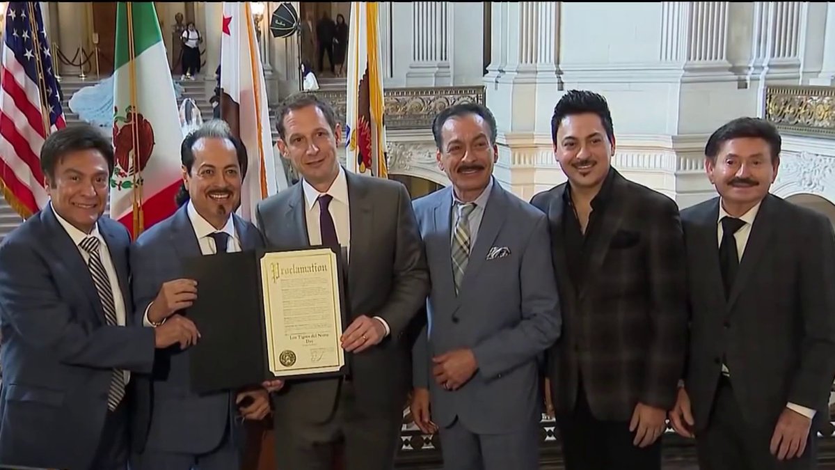 San Francisco gives key to the city to Los Tigres del Norte