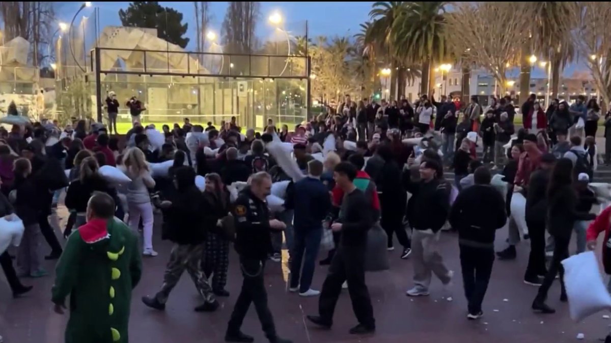 San Francisco Valentine's: Pillow fights, free portraits, dining out, and more