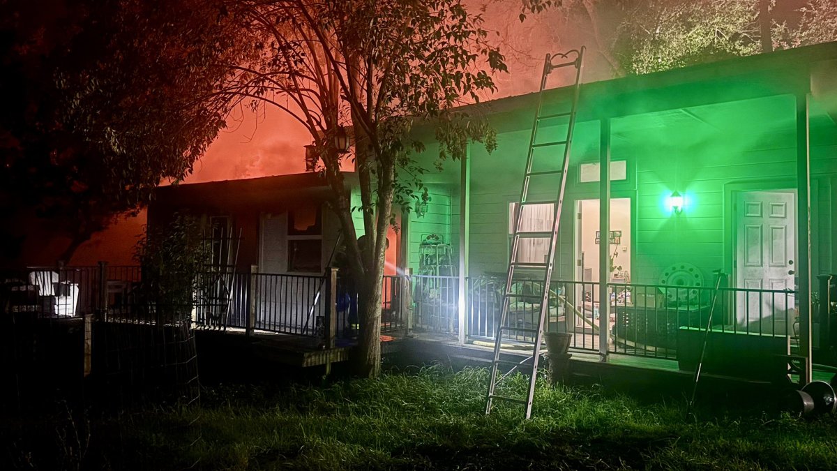 Adults and cats displaced after house fire in Sonoma County