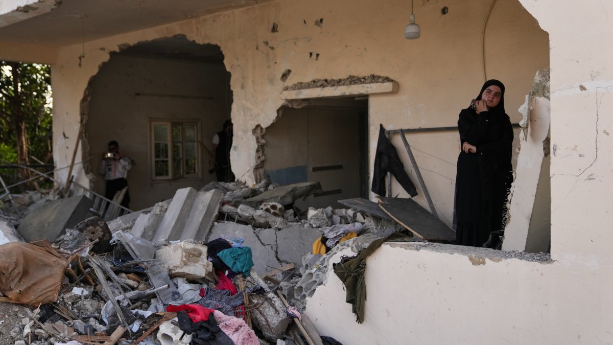 Live updates: Israel and Lebanon to meet in Washington while Iran-U.S. talks are in limbo