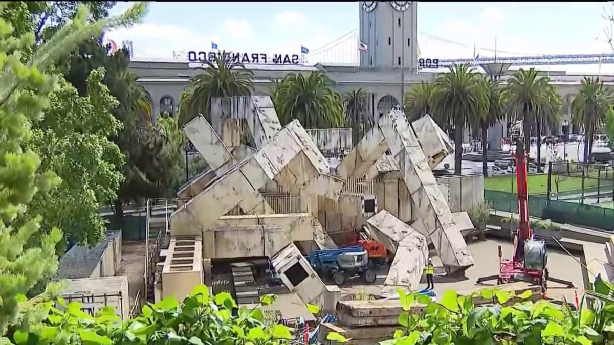 Work begins to dismantle San Francisco's Vaillancourt Fountain