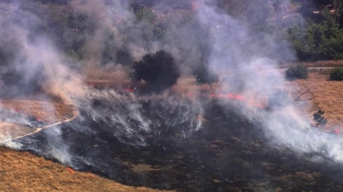 Crews battle brush fire in San Jose – NBC Bay Area