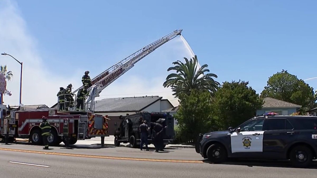 Man kills his brother and sets house on fire in Santa Clara, police say