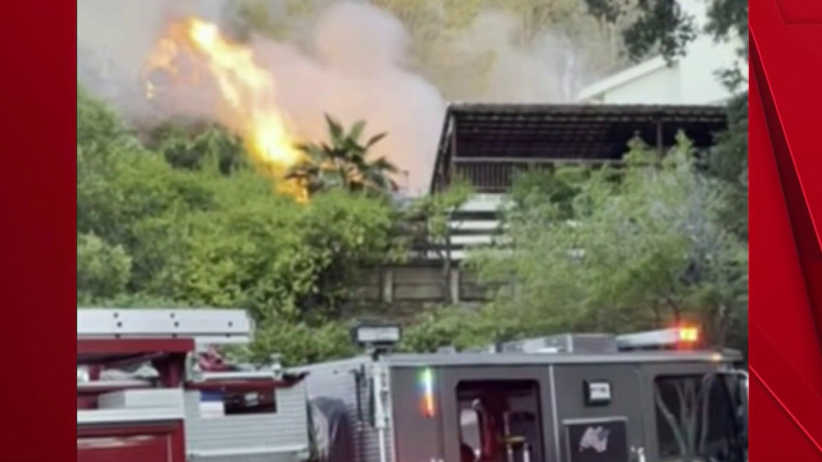 Firefighters battle brush fire near neighborhood in Contra Costa County ...