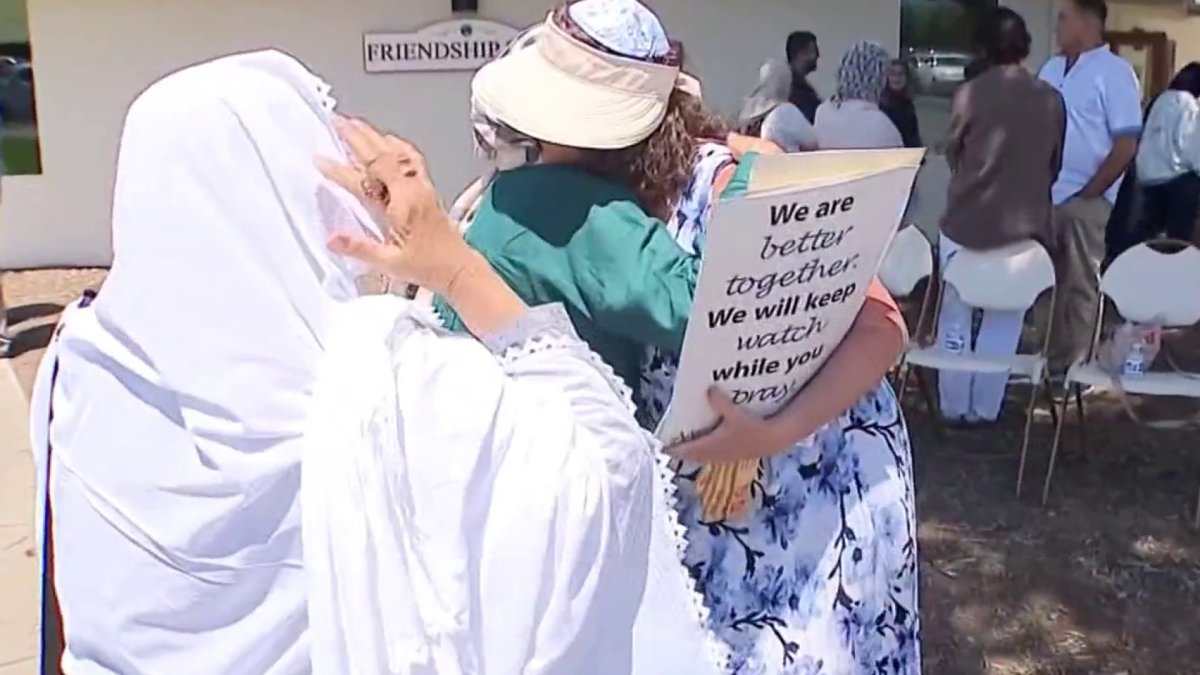 Bay Area Muslims gather to pray after shooting at mosque in San Diego