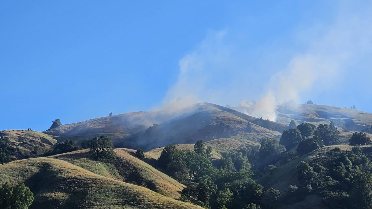 Vegetation fire west of Lake Sonoma is contained to almost 10 acres