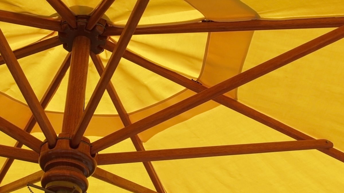 Woman killed by flying patio umbrella while dining at South Carolina restaurant