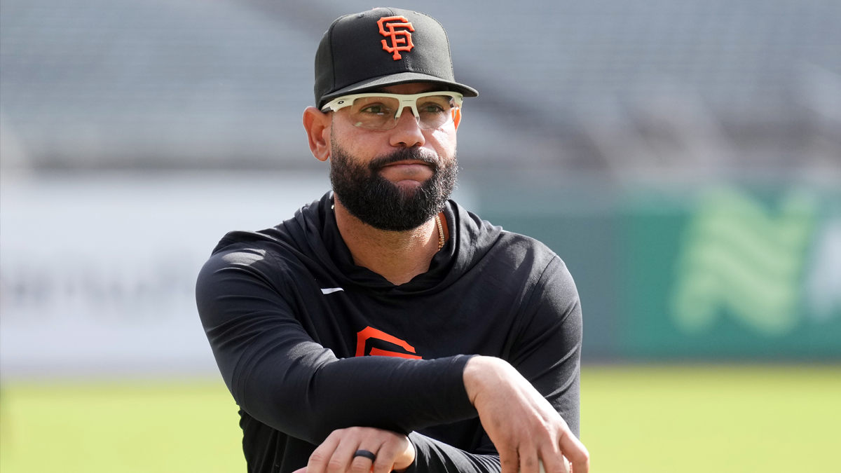 Giants remove Hector Borg as third base coach; Ron Wotus named as interim replacement