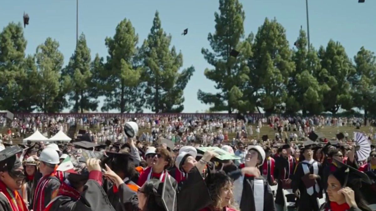 Santa Clara University celebrates its largest-ever class of undergrads