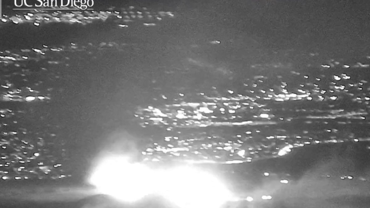Firefighters battle brush fire in Antioch
