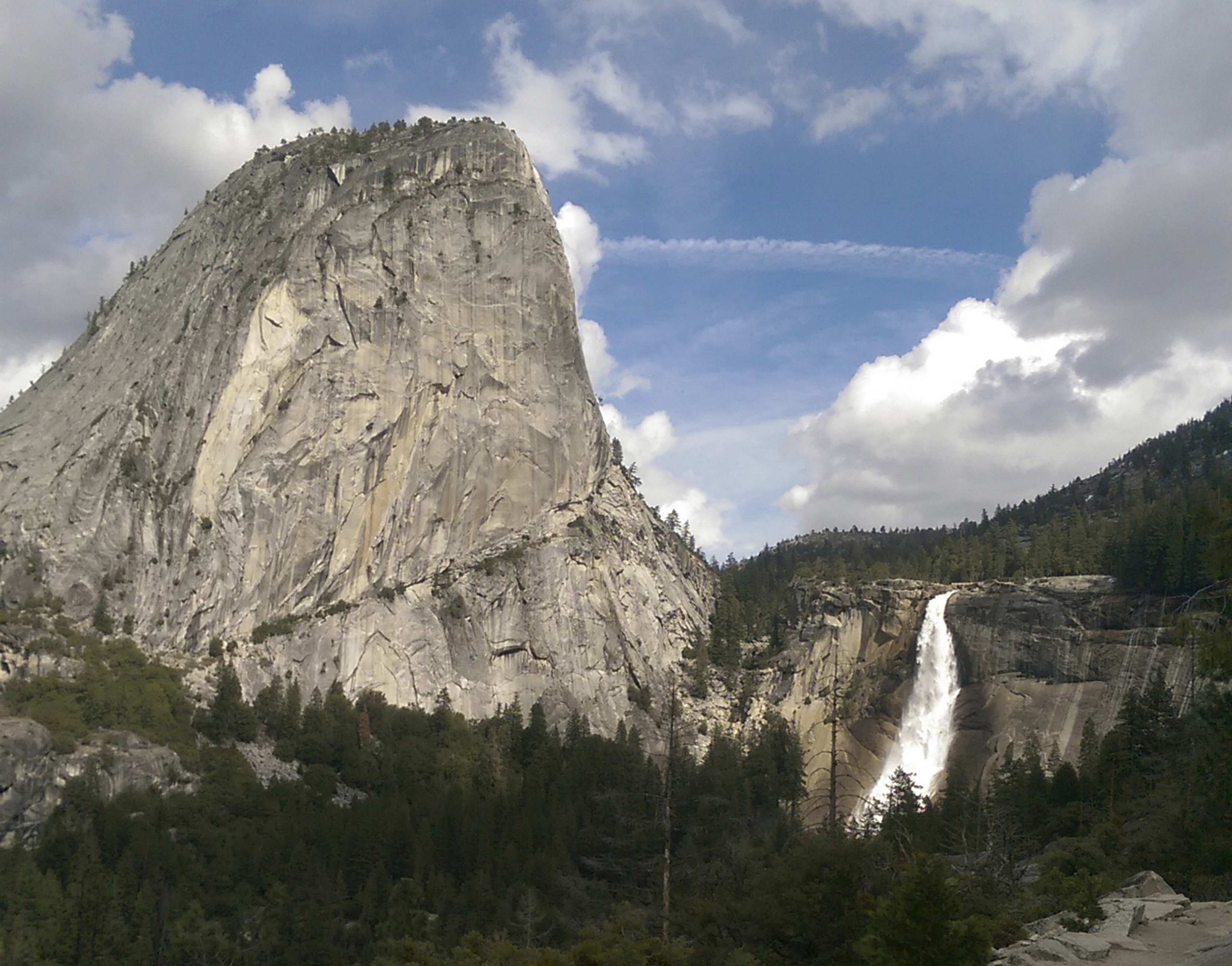 22-year-old man dies after going over waterfall in Yosemite National Park