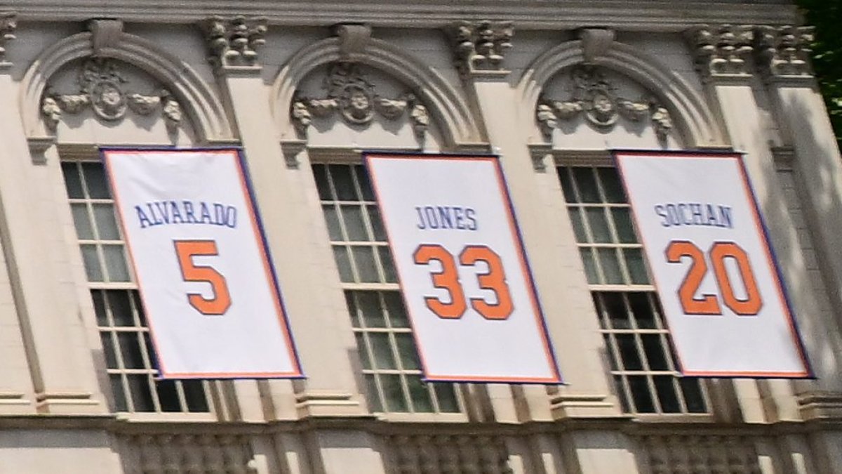 Here's how New York City Hall mixed up Patrick Ewing's retired number during Knicks' parade