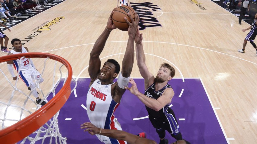 SACRAMENTO, CA – FEBRUARY 7: Jalen Duren #0 of the Detroit Pistons and Domantas Sabonis #10 of the Sacramento Kings fight for the rebound during the game on February 7, 2024 at Golden 1 Center in Sacramento, California. NOTE TO USER: User expressly acknowledges and agrees that, by downloading and or using this photograph, User is consenting to the terms and conditions of the Getty Images Agreement. Mandatory Copyright Notice: Copyright 2024 NBAE (Photo by Rocky Widner/NBAE via Getty Images)