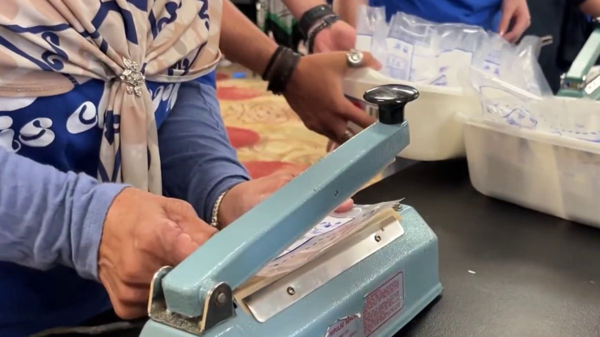 Volunteers in Santa Clara pack 20,000 meals to fight hunger