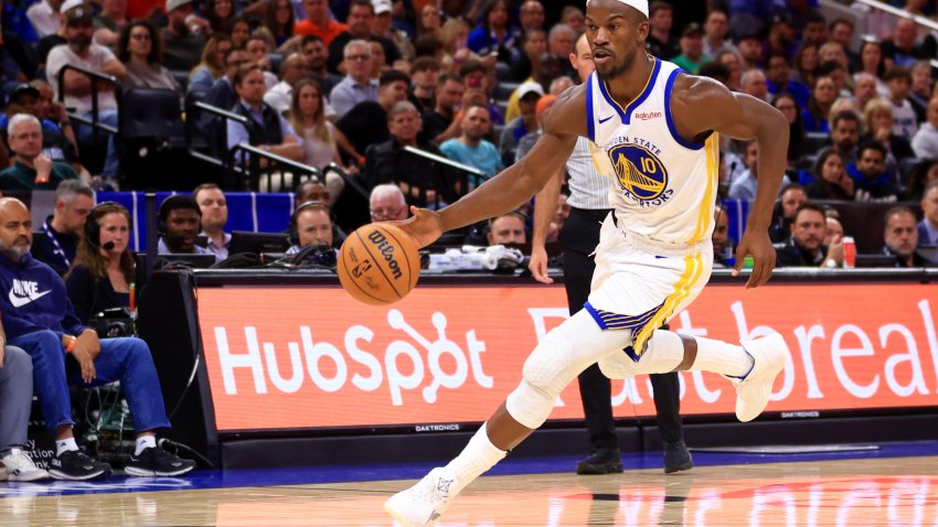 ORLANDO, FLORIDA – NOVEMBER 18: Jimmy Butler III #10 of the Golden State Warriors drives to the basket in the second half during a game against the Orlando Magic at Kia Center on November 18, 2025 in Orlando, Florida. NOTE TO USER: User expressly acknowledges and agrees that, by downloading and or using this photograph, User is consenting to the terms and conditions of the Getty Images License Agreement. (Photo by Mike Ehrmann/Getty Images)