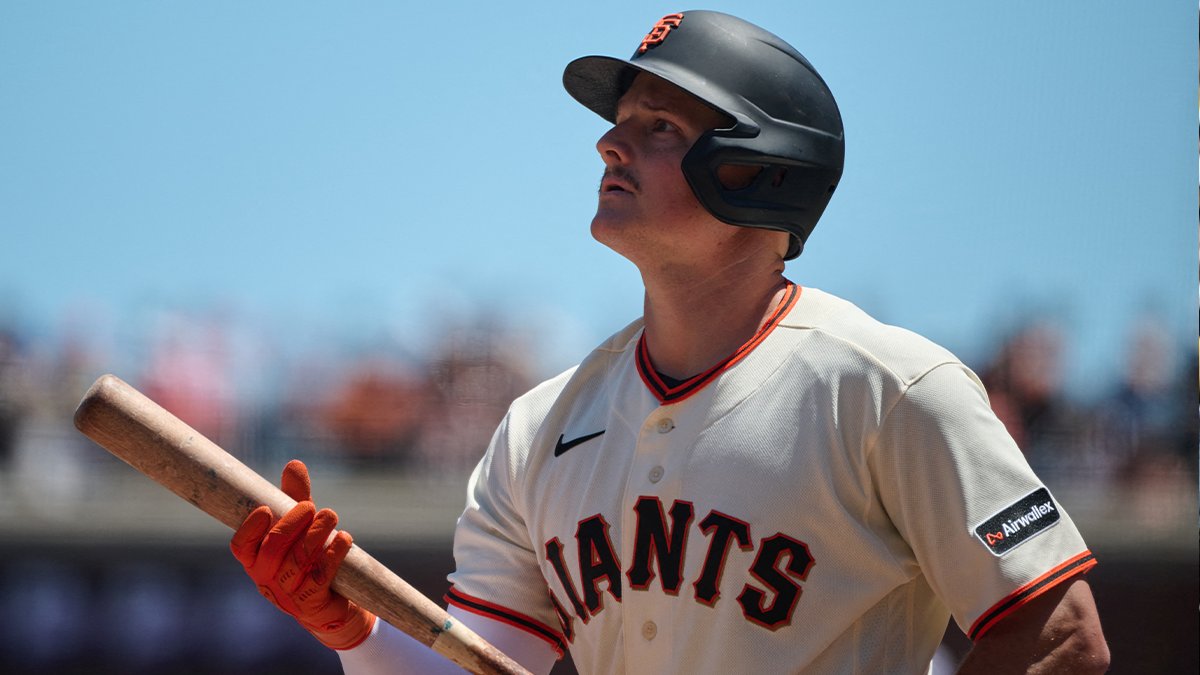 Giants' Matt Chapman expects to undergo season-ending surgery next week after suffering hernia