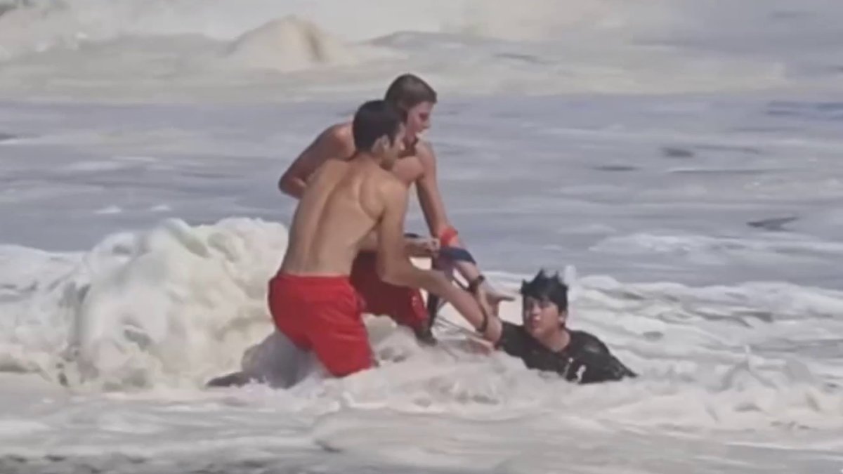 16-year-old lifeguard makes daring first rescue, earns White House invite