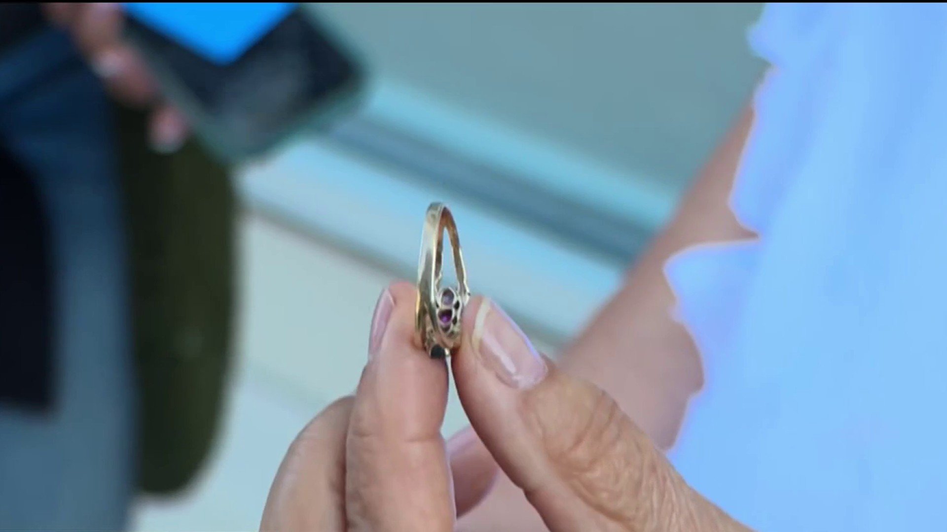 Elderly San Jose couple robbed of treasured heirloom in coordinated parking lot theft