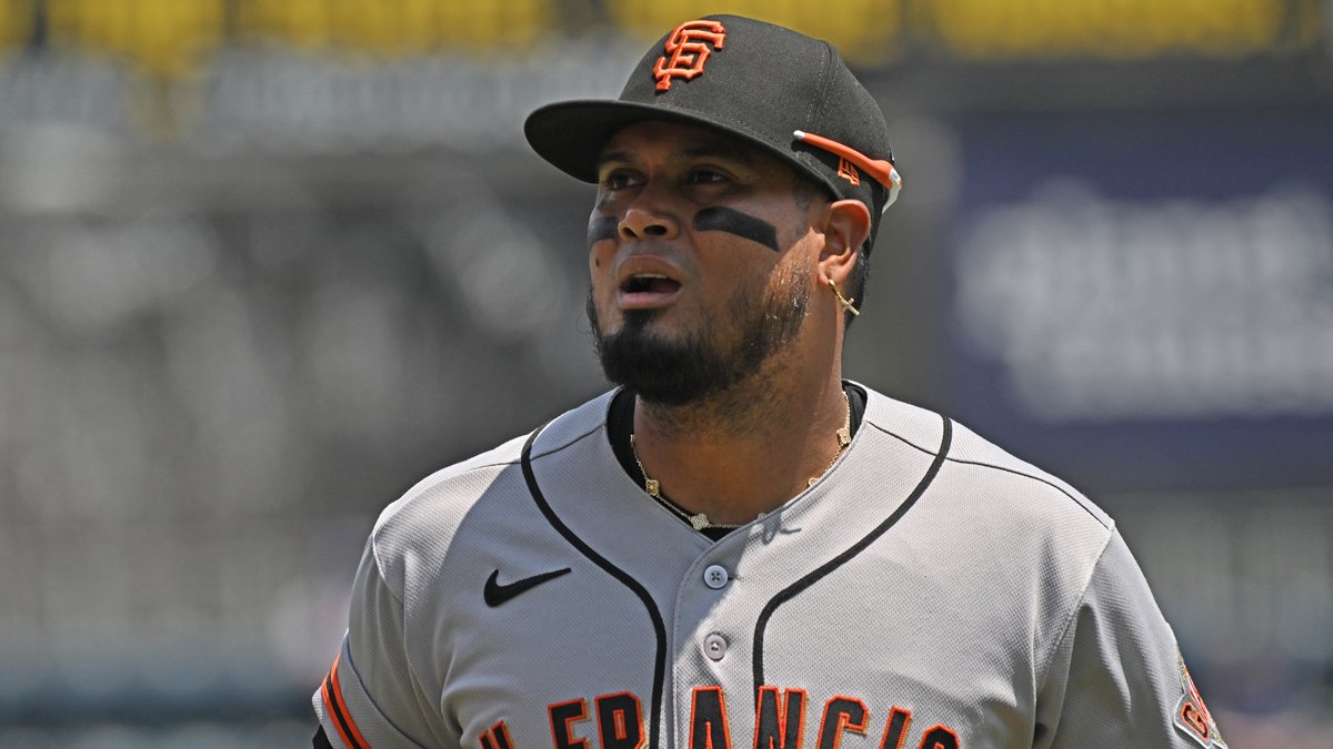 MLB trade deadline live updates: Giants deal Luis Arraez, Robbie Ray to NL teams