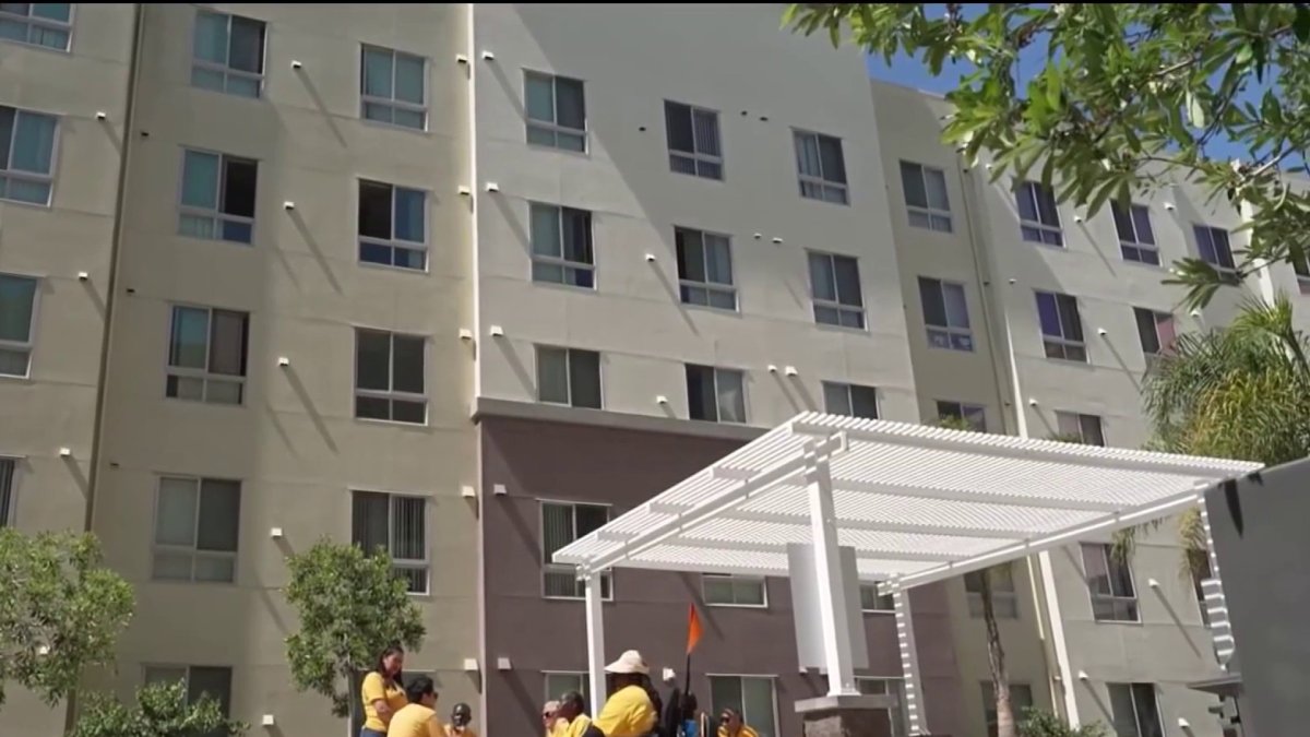 Senior tenants from Oakland protest housing conditions, lobby state officials