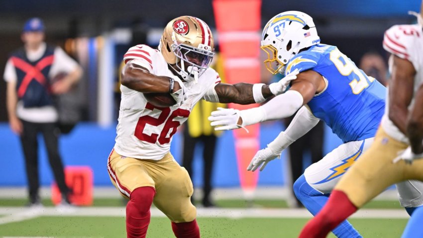 INGLEWOOD, CA – AUGUST 20: San Francisco 49ers running back Kaelon Black (26) rushes with the ball during the game between the Los Angeles Chargers and the San Francisco 49ers on August 20, 2026 at SoFi Stadium in Inglewood. (Photo by David Dennis/Icon Sportswire via Getty Images)