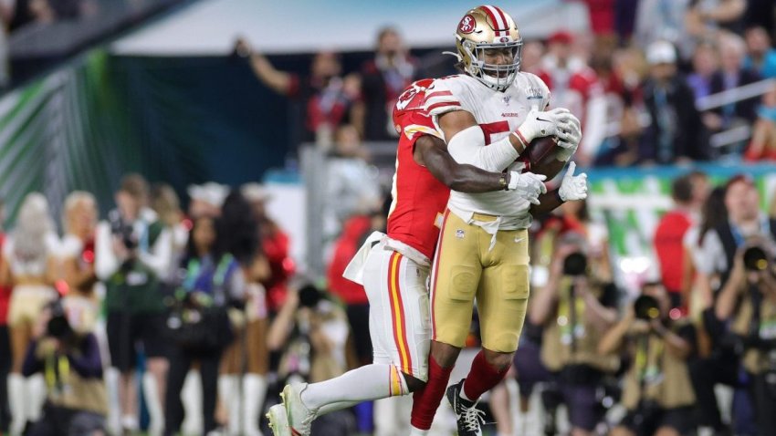 MIAMI, FLORIDA – FEBRUARY 02: Fred Warner #54 of the San Francisco 49ers intercepts a pass from Patrick Mahomes #15 of the Kansas City Chiefs during the third quarter in Super Bowl LIV at Hard Rock Stadium on February 02, 2020 in Miami, Florida. (Photo by Jamie Squire/Getty Images)
