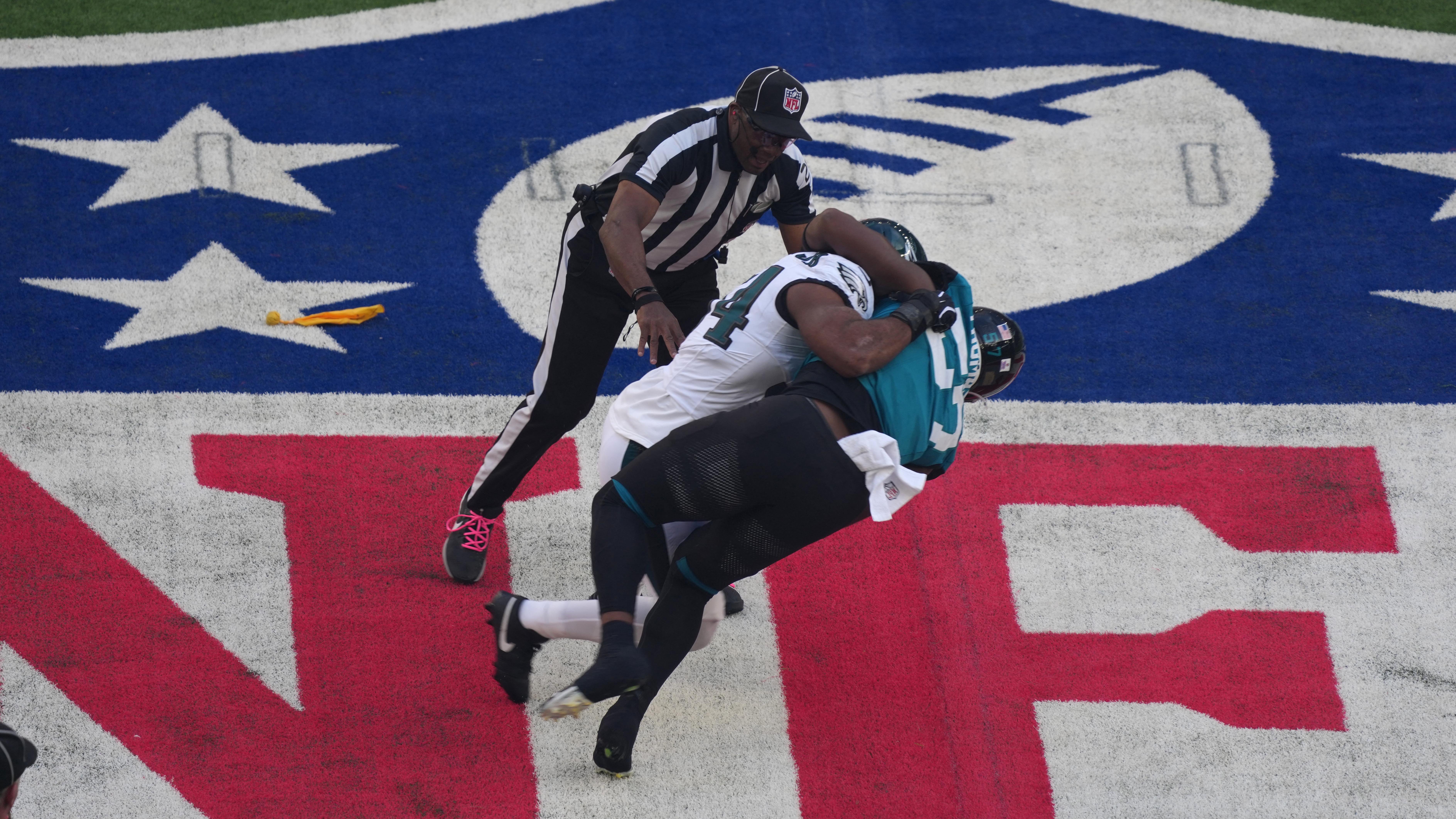 2 players ejected after fight on opening kickoff of Eagles-Jaguars in London