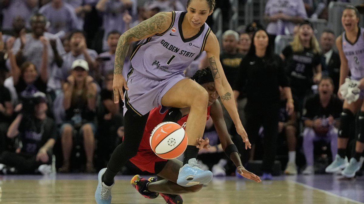 Gabby Williams scores 26 points, sends Valkyries to 68-64 Game 1 win in defensive WNBA Finals opener