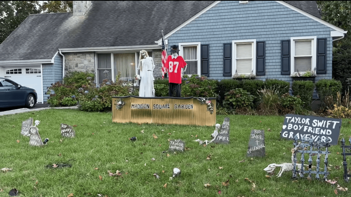 'RIP': Taylor Swift's ex-boyfriends get buried in iconic Sleepy Hollow Halloween display