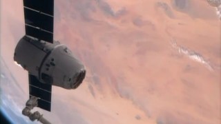 SpaceX Aims Higher, Plans to Send Dragon Spacecraft to Mars