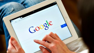'2016: Worst Year Ever?': Report Reveals Most Popular Google Search Among Californians