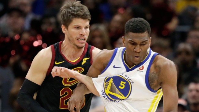 Chicago Bulls hope to slow Golden State Warriors freight train Chicago Bulls hope to slow Golden State Warriors freight train